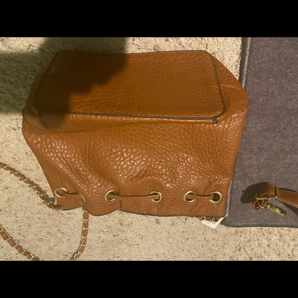 KissMe Couture Brown Patent Leather Crossbody shoulder bag Size 12X10x5 1/2 - Picture 8 of 15